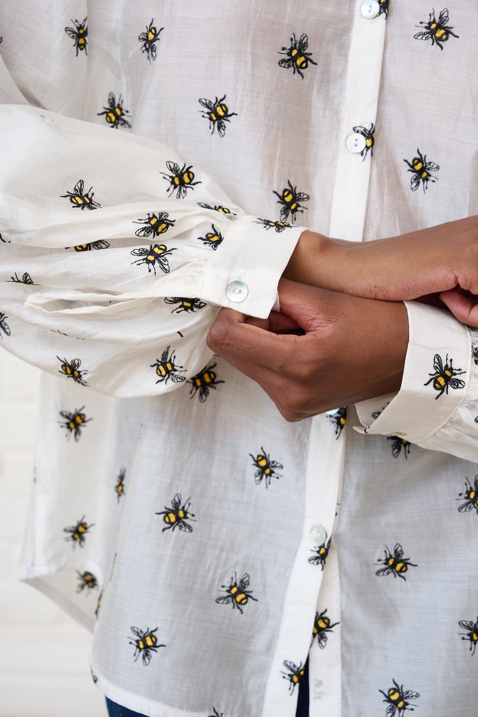 Embroidered Bee Bellow Sleeve Shirt