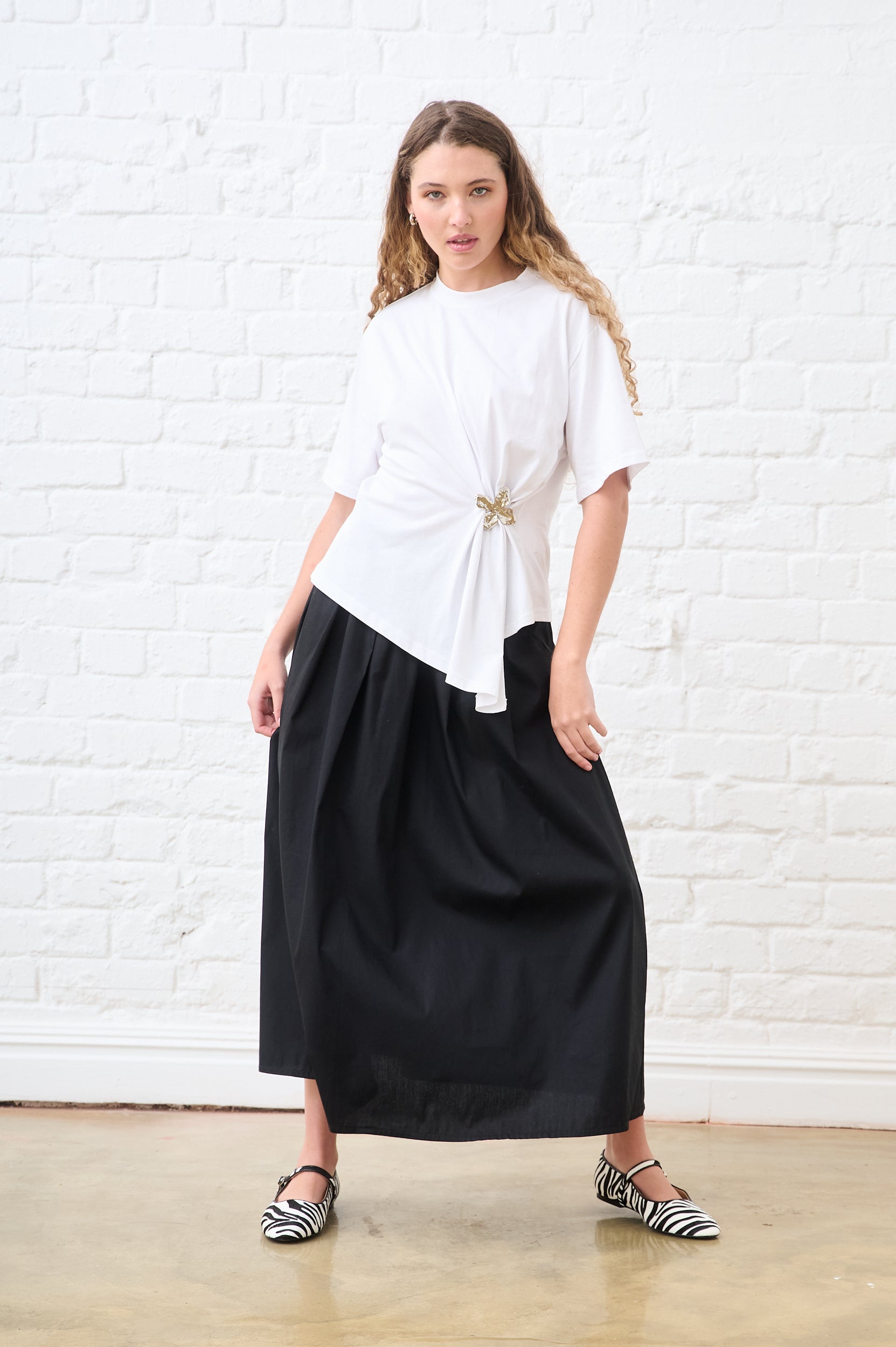 Oversized Tee with Flower Pin